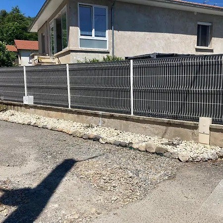 Πανσιόν Chez Val Et Phil 3*