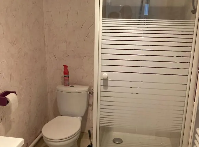 Chez Val Et Phil Πανσιόν 3*